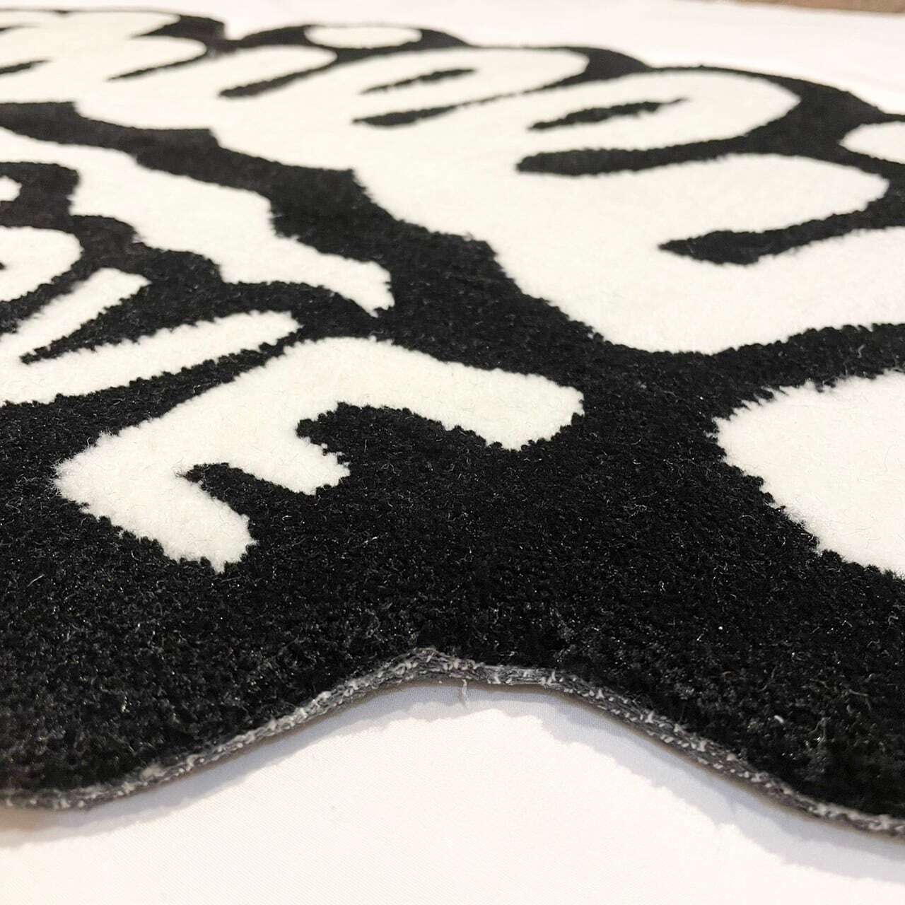 FLOOR MAT - BLACK