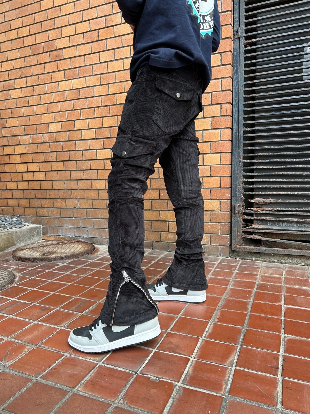 CORDUROY CARGO PANTS - BLACK