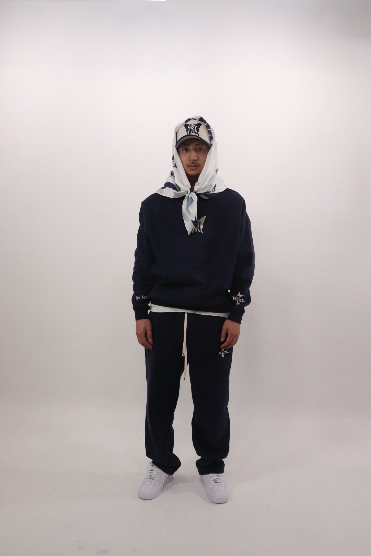 NY BUTTERFLY SCARF - NAVY