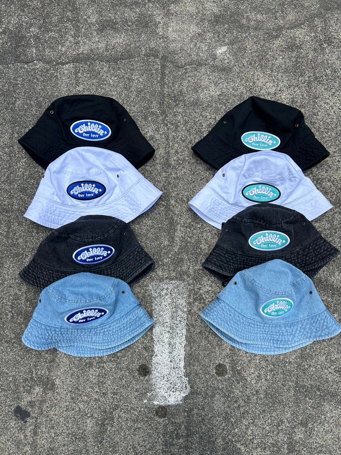 BUCKET HAT - WHITE / BLUE