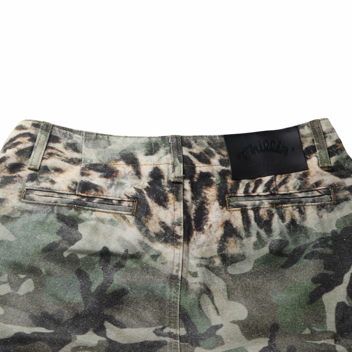LEOPARD CAMO CARGO SHORTS