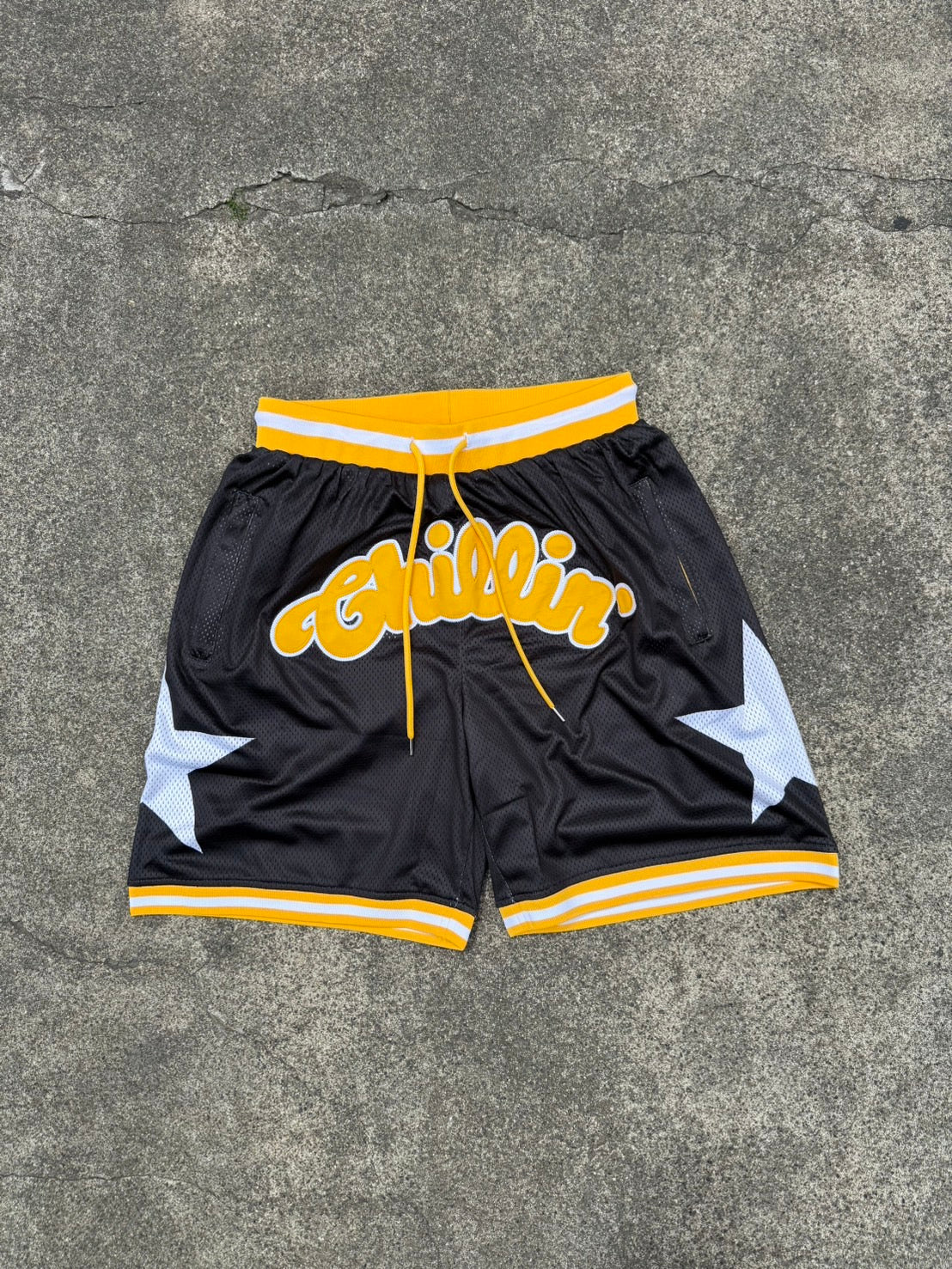 BASKETBALL STAR SHORTS - YELLOW