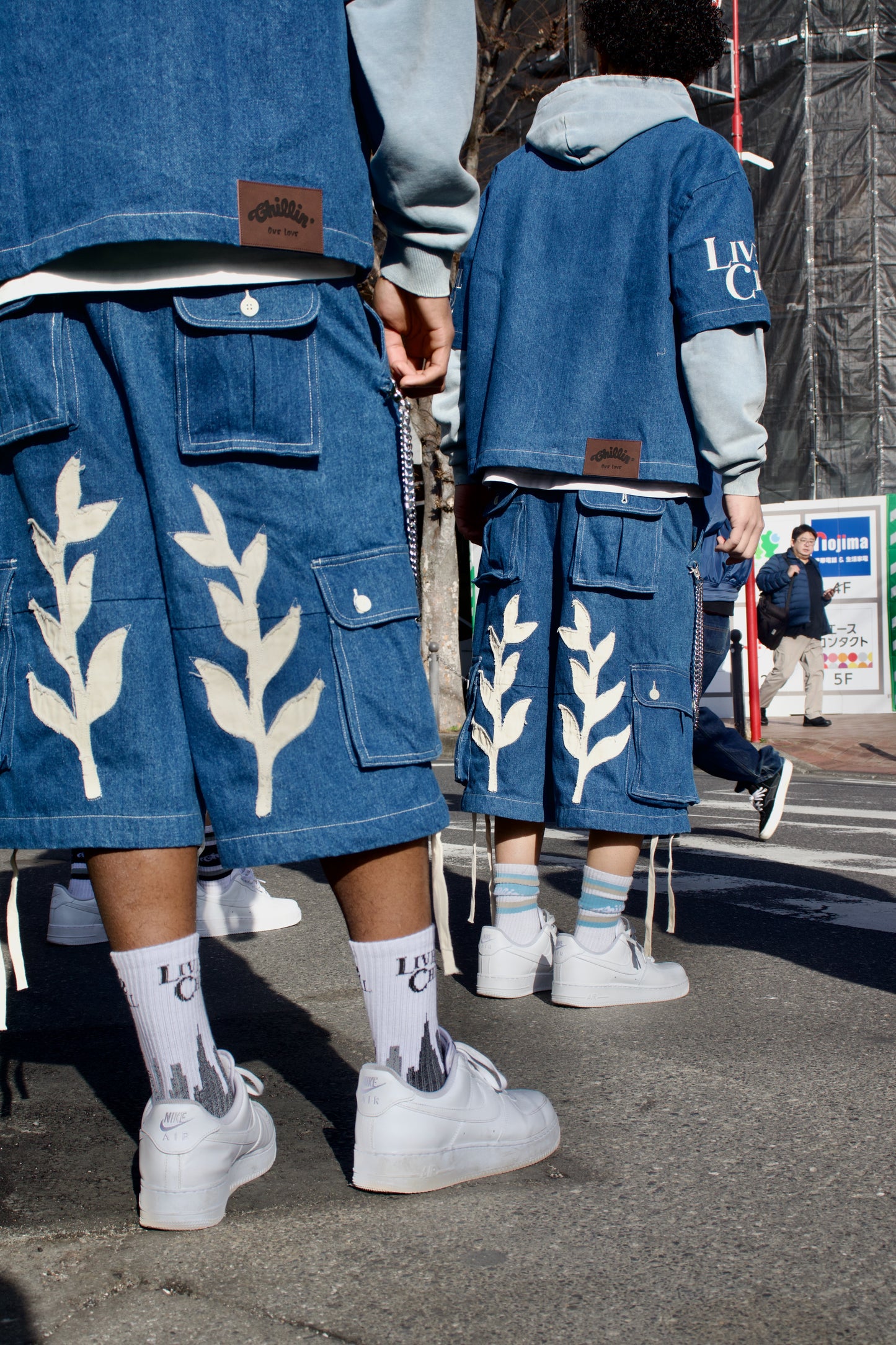 CARGO DENIM SHORTS