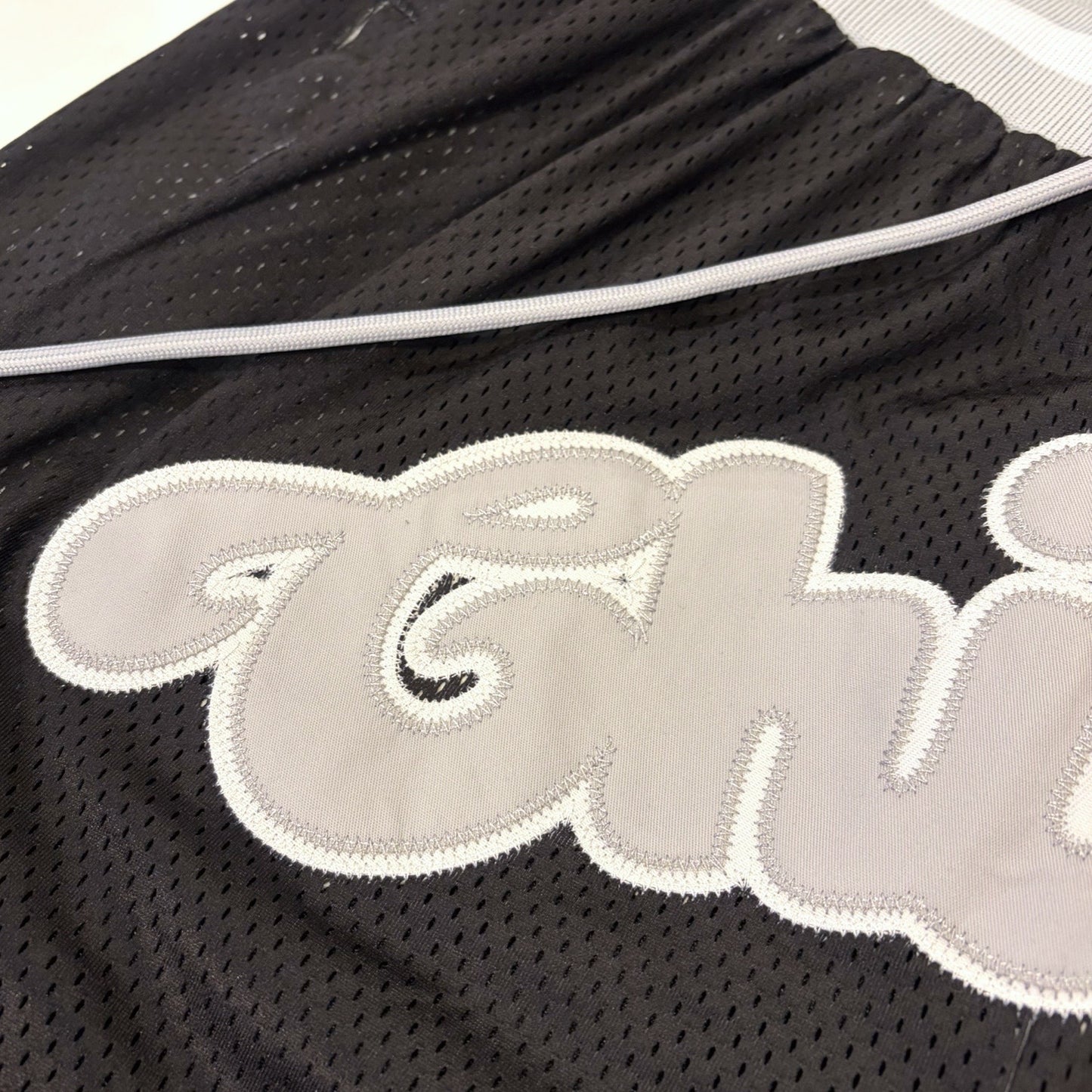 BASKETBALL STAR SHORTS - GREY / BLACK