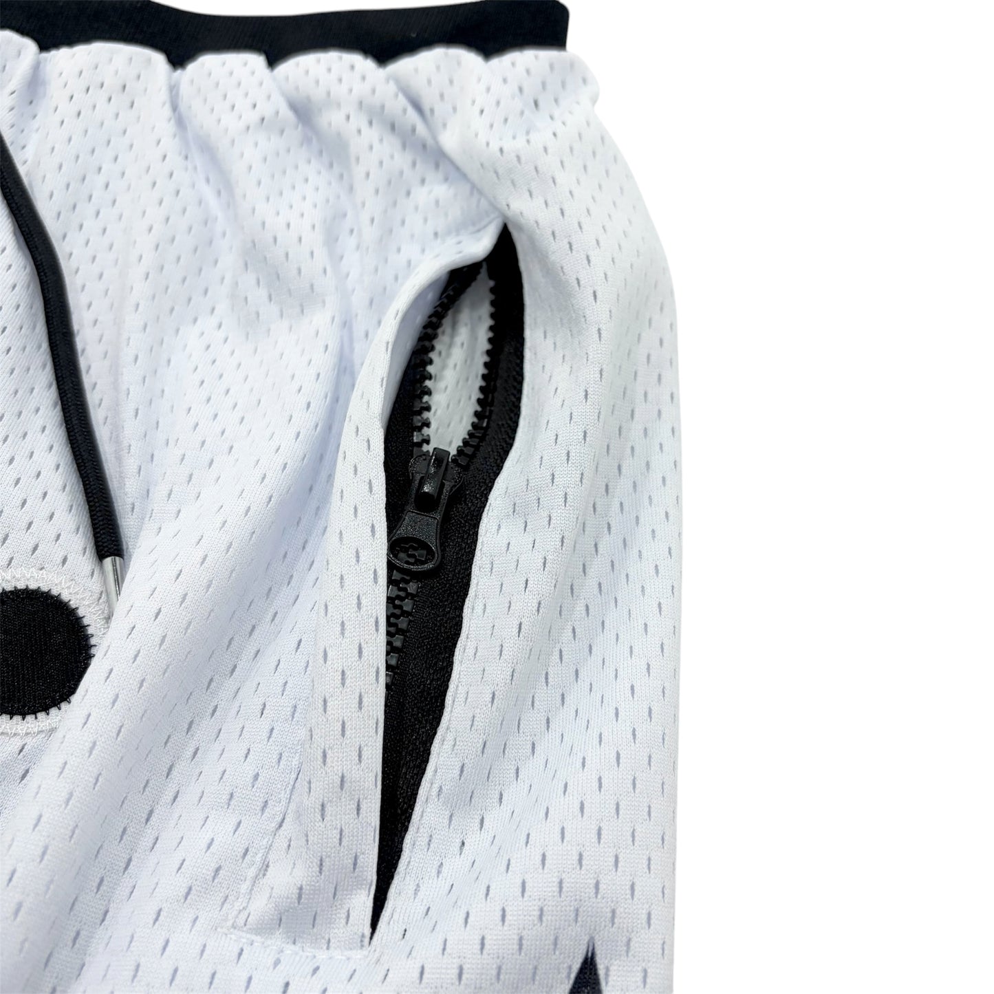 BASKETBALL STAR SHORTS - WHITE